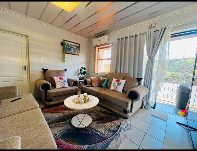 2 BEDROOM APARTMENT FOR SALE IN NEWLANDS EAST